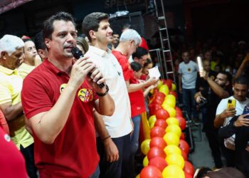 Em Correntes, João Campos defende reeleição de Lucas Ramos e destaca parceria com o prefeito Edmilson da Bahia