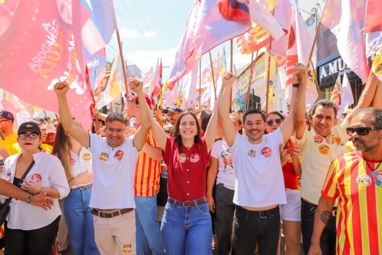 Maria Arraes inaugura comitê em Afogados da Ingazeira ao lado de Sandrinho Palmeira
