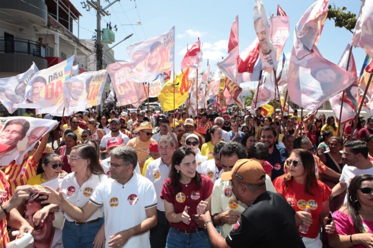 Sandrinho realizou caminhada com Maria Arraes em Afogados