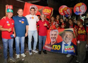 Humberto Costa faz giro pelo interior e visita Caruaru e Palmares
