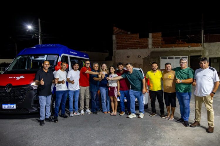 Governo Municipal de Itapetim entrega Praça Aderbal Rêgo requalificada, novos veículos e anuncia obra de pavimentação