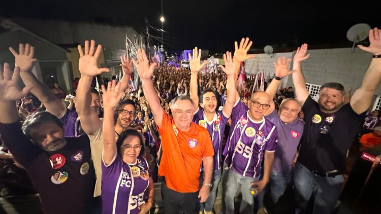 Arcoverde: São Cristóvão reúne milhares em caminhada liderada por Zeca em apoio a Raquel, Marcelo e Gustavo