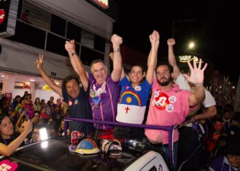 Zeca recebe Raquel, Marcelo e Gustavo em grande arrastão pelas ruas de Arcoverde