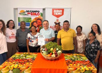 Zeca assina autorização para compra de alimentos da agricultura familiar em Arcoverde