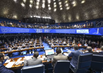 Senado aprova PEC que acaba com a escala 6×1; texto segue para promulgação