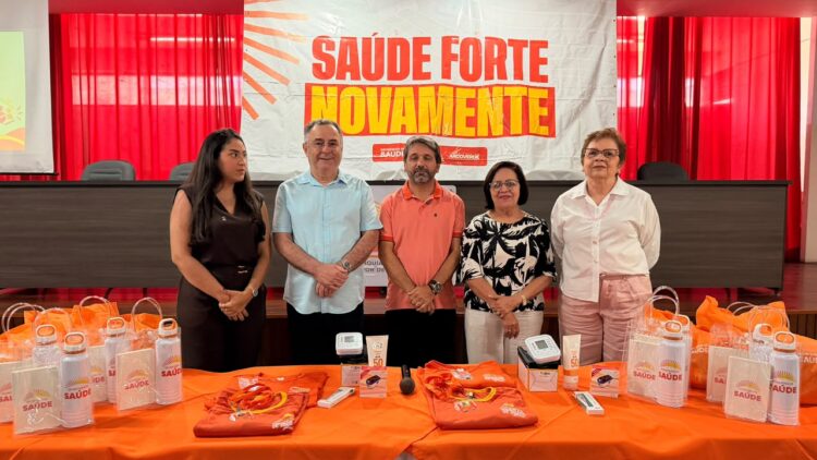 Zeca entrega novo fardamento aos agentes de saúde e reforça frota da Saúde em Arcoverde