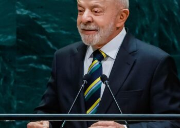 Lula completa 81 anos dois dias após ser reeleito; saiba por que o presidente tem duas datas de aniversário