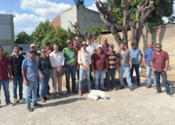 Arcoverde reúne produtores rurais em palestra sobre palma forrageira com especialista nacional